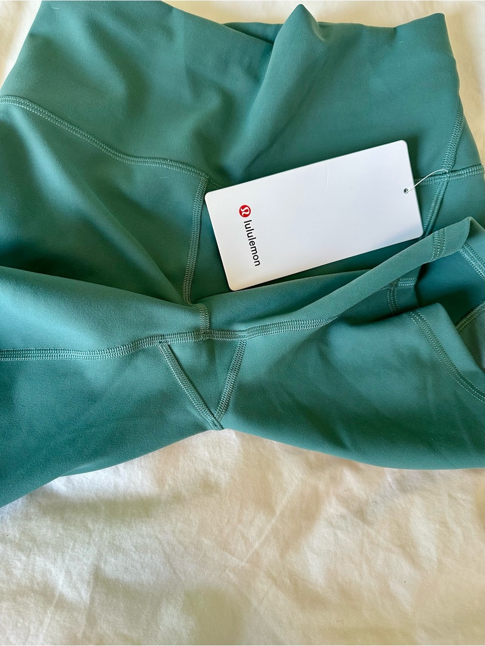 Lululemon Wunder Train High-Rise 6" Shorts in Medium Forest size 6 - Picture 3 of 5